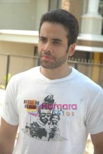 Tusshar Kapoor promote Shor in the City in Mumbai on 17th April 2011 (19).JPG